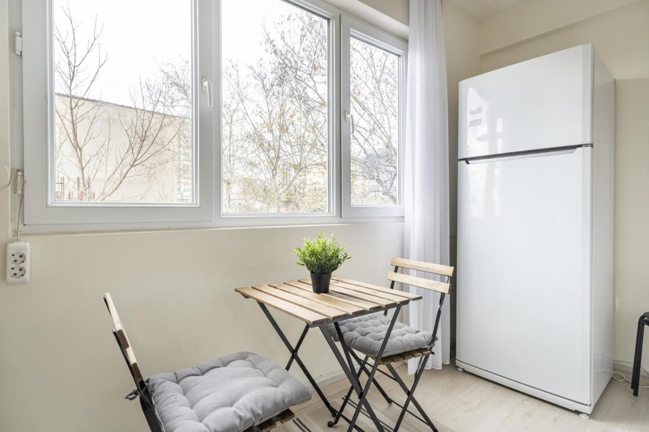 Modern Flat With Balcony On Bagdat Street Apartment Istanbul Ngoại thất bức ảnh
